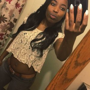 Meet your Posher, Ajandra